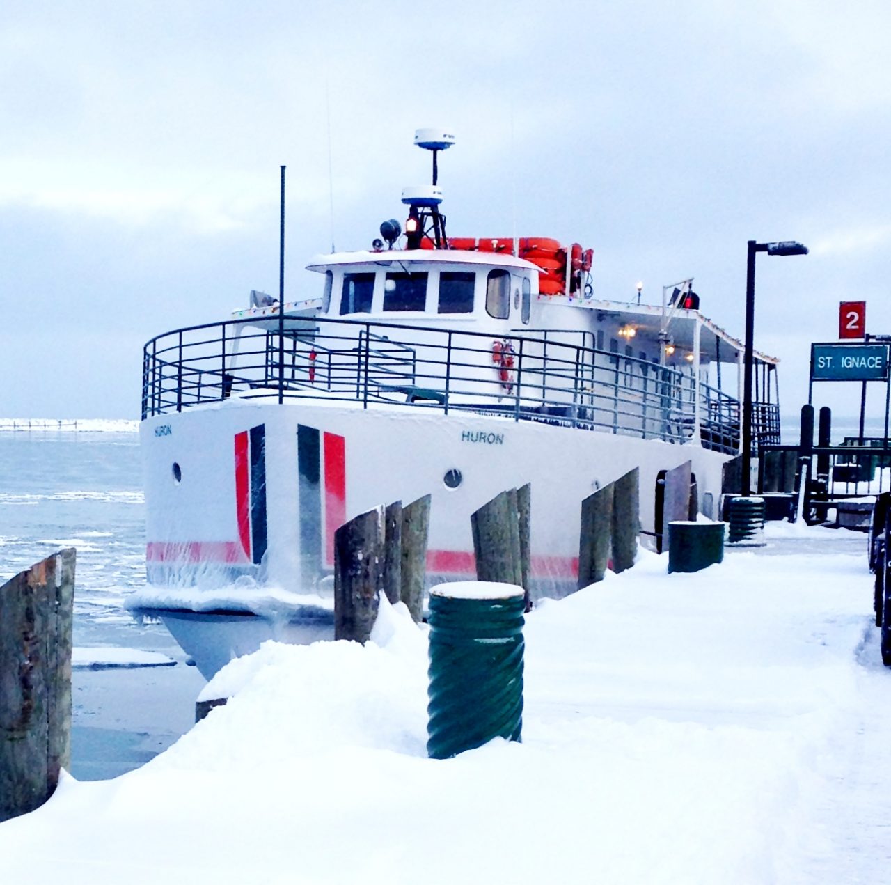 Straits of Mackinac Weather Forces Shop To Close Holiday Sales Early ...